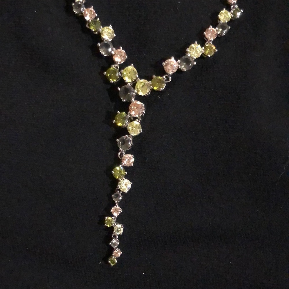 Silver tone Rhinestone necklace - Picture 3 of 5